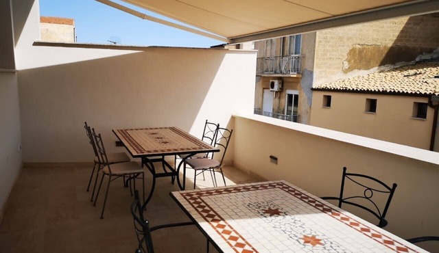 Cielo D'Alcamo downtown - White Mulberry
