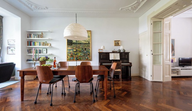 Comfortable Romantic in high end area, very near to Van Gogh- and Rijksmuseum