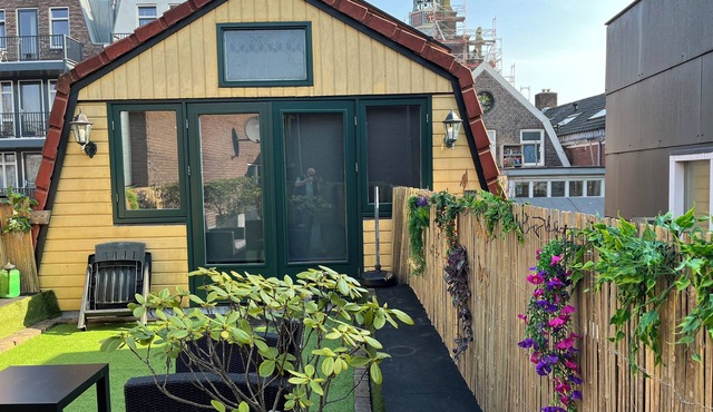 Comfortable studio with large terrace. 19 min from downtown Amsterdam