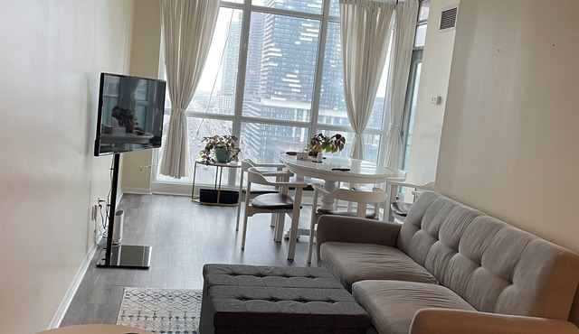 Cozy 1-bedroom condo with AC, WiFi in cool Toronto