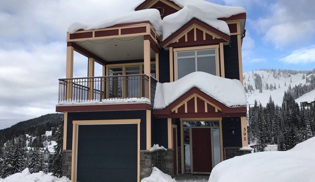 Dream Catcher - Luxury Mountain Chalet, 50 Metres from Village, Ski In/Ski Out