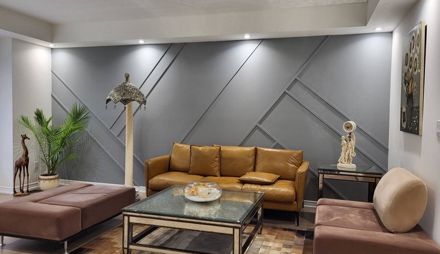 Entire Cozy Home at the heart of Richmond Hill!