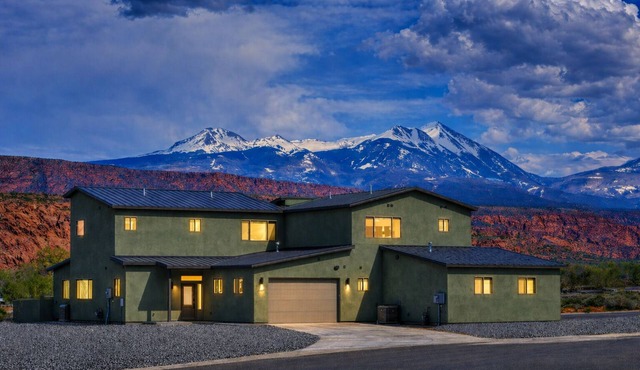 Exclusive Retreats White Rim 3369- Luxury Moab Retreat with Private Hot Tub