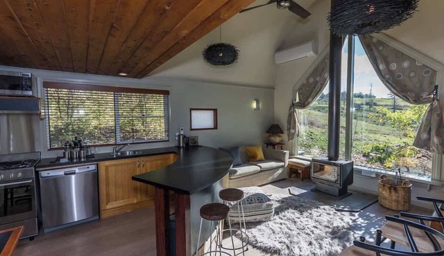 Glasshouse | near snowfields &views | spa &logfire