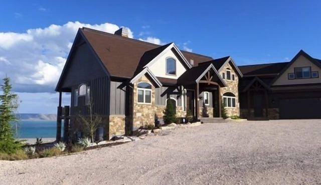 Gorgeous Home With Amazing View Of Bear Lake