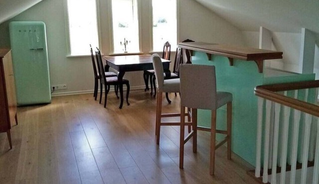 Gula Huset Mellan Kungälv, Torslanda och Göteborg