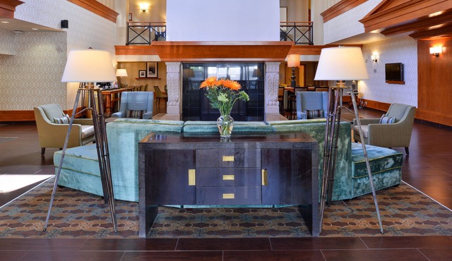 Hampton Inn & Suites By Hilton Calgary- University Northwest