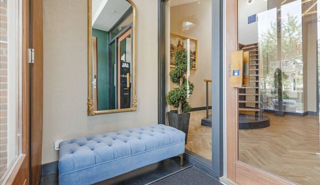 High-end boutique studio near city center!