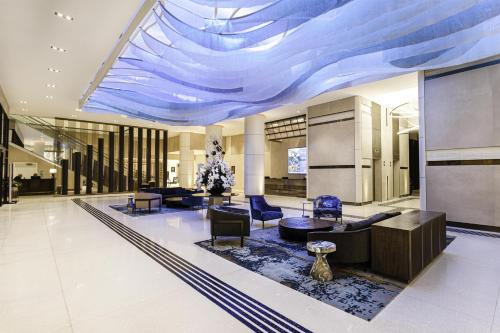 Hilton Niagara Falls/Fallsview Hotel and Suites