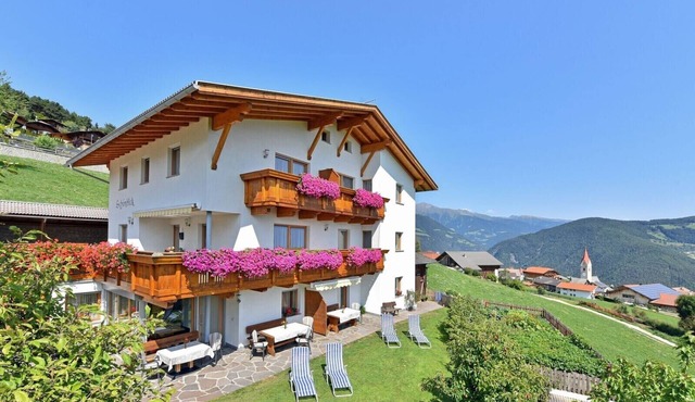 Holiday Apartment “Pustertal” with Mountain Views, Wi-Fi, Terrace & Garden
