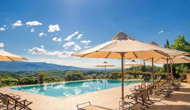 Holiday Home in Tuscany with Pool & BBQ