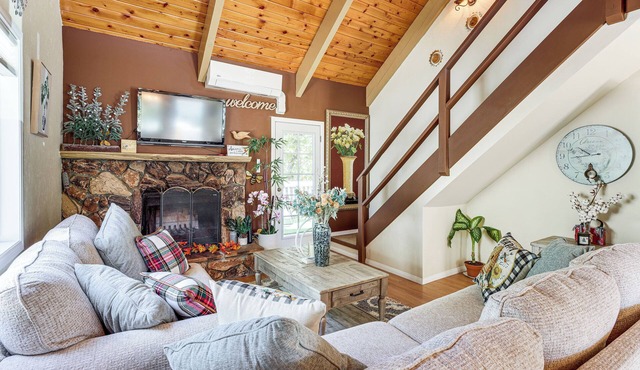 Home w/2 Decks - 2 Mi to Lake Gregory Dog Park!