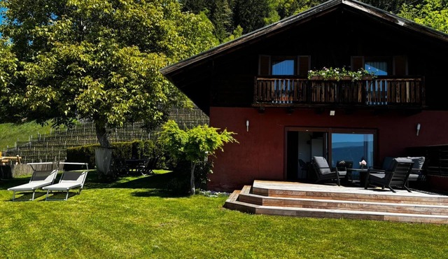 Idyllic mountain chalet "Platzl" in Vöran - your retreat in the Alps