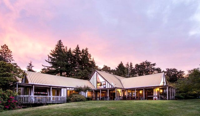 Impressive Villa for Skiers and Golfers near Tongariro National Park, New Zealand