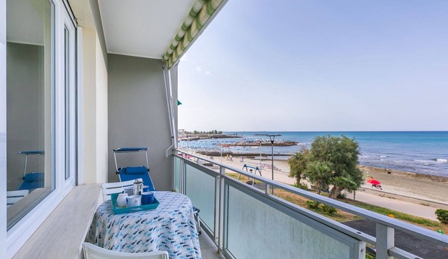 Nice apartment for 6 people with WIFI, A/C, TV and balcony