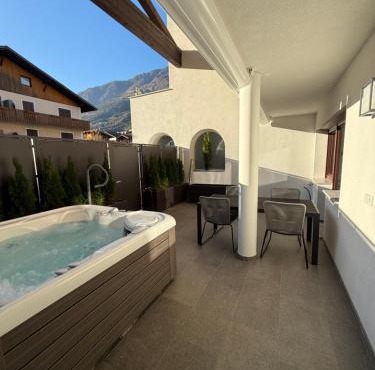 Jacuzzi Suite Appartement bei Meran