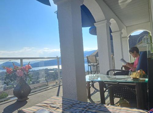 LakeView House with 4 rooms Kelowna near downtown & Knox Moutain
