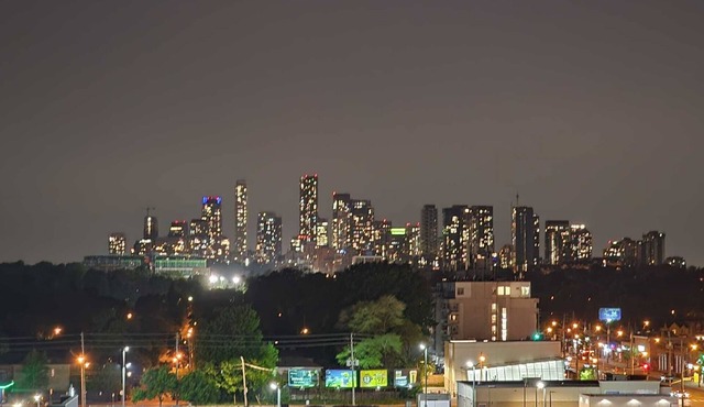Leaside/Sunnybrook Terrace Executive 2 Bedroom, 3 Bathroom, Terrace, Condo