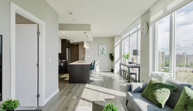 Luxury 2bed 2Bath, King bed, Dt Views