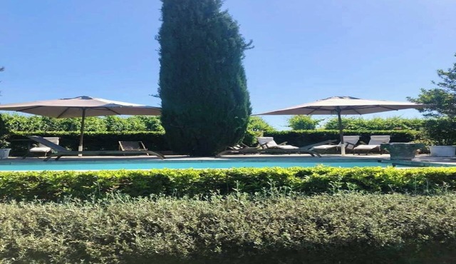 Luxury Villa w/Spa, Pools & Winery - Tuscany Border