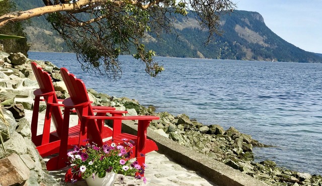 Maple Bay beachfront suite, just steps to your private beach patio