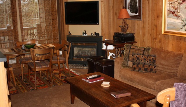 Miner's Candle #3: Cozy - Close to Town and Slopes - Pool and Hot Tub Access