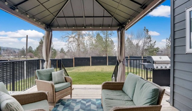 Modern 2 Bedroom Rancher in Beautiful Lake Country