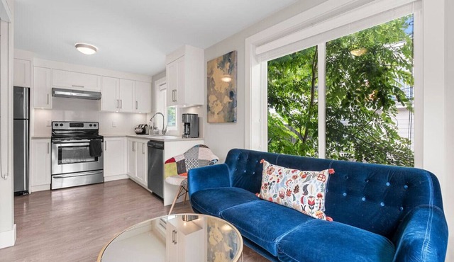 Modern 3BR Lane House Vancouver