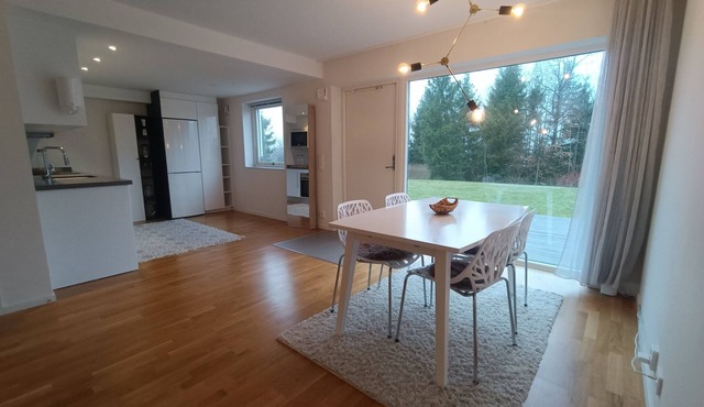 Modern & Private near Nature: kitchen, washer - perfect for 2-4 people & up to 5