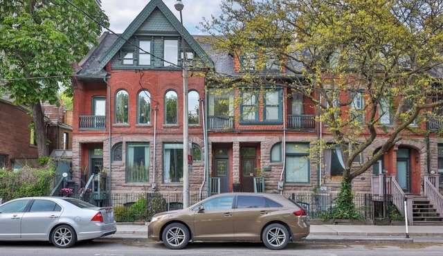 Modern, Spacious 2 level in Downtown Historic Building - FIFA Ready!