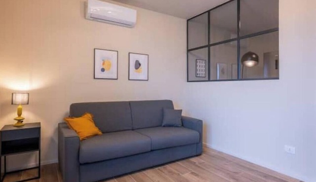 New Apartment with Balcony - 900 m from the Tower, Private Park