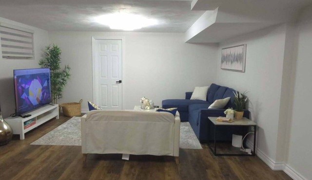 Niagara Region - Large Cozy Private Suite-Kitchen Sauna FreeParking