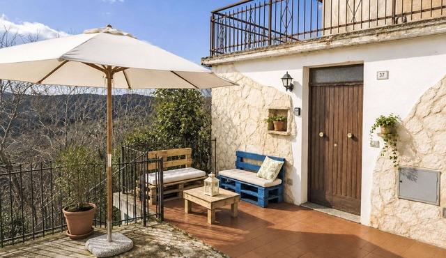 Nice apartment for 4 people with A/C, WIFI, TV, patio and pets allowed