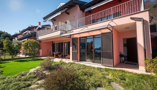 Nice apartment for 5 guests with WIFI, TV and patio