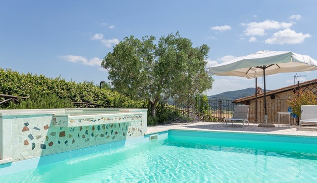 Nice apartment in villa for 3 guests with WIFI, pool, A/C, TV and parking
