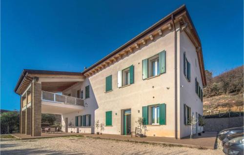 Nice Apartment In Valnogaredo Pd