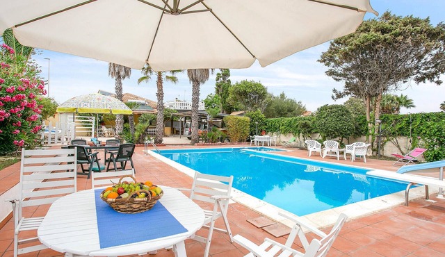 Nice home in Modica with private swimming pool, can be inside or outside