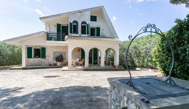 Nice home in Noto with WiFi