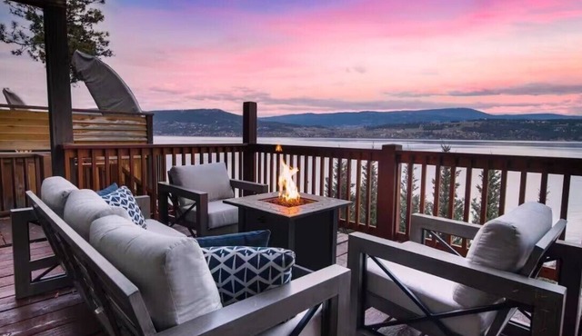 Nordic Calm. Okanagan Charm. Escape to our tranquil lakeside cottage retreat.