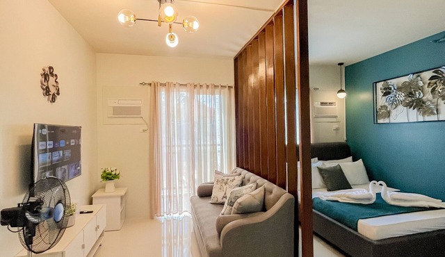 Ocean Studio1 Bedroom, Private Balcony, Inviting Pool, and Gym