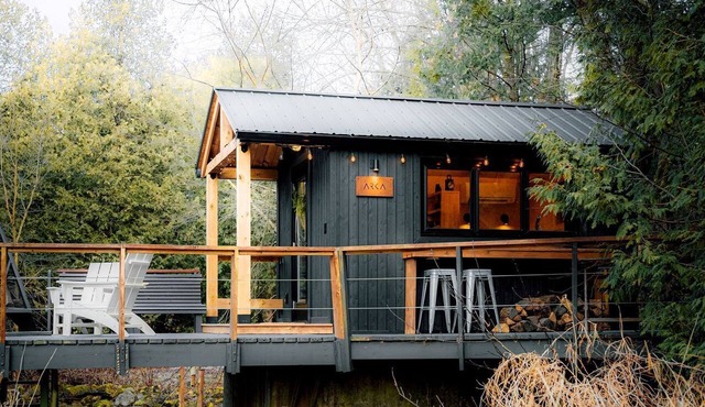 Outstanding Tiny House with Stunning Forest Sights in Acton, Ontario