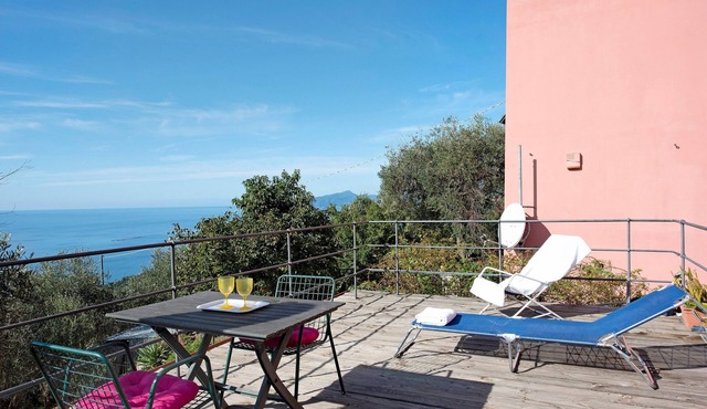 Pet-friendly Vacation Home Villetta Rosa with Garden, Terrace, Balcony, BBQ & Wi-Fi
