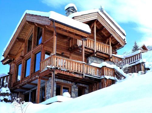 Prestigious Chalet with Pool & Hot tub, Mountain Views for 19 Guests