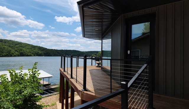 Private Dock, Hot Tub, SUMMER STUDIO SPACE: The Octagon House