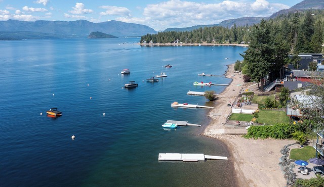 Private Dock, Kayaks, SUPs, Lakefront Views
