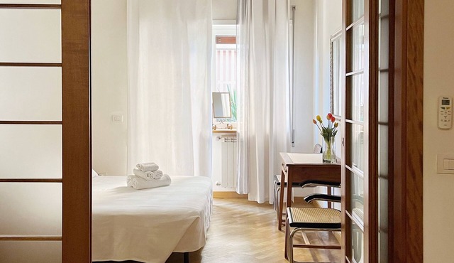 Relaxation in Rome away from the chaos - balcony, light and easy parking