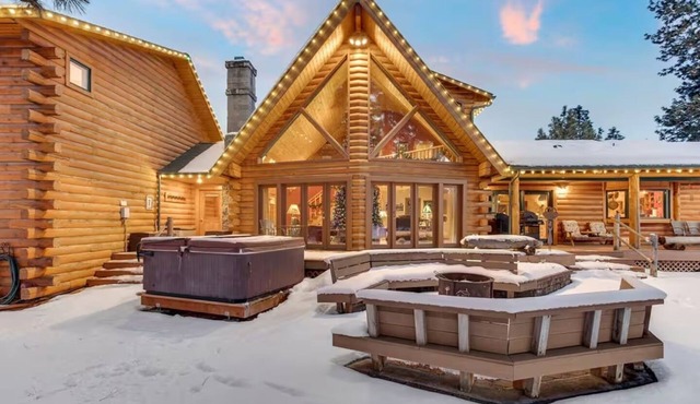 Risa Cabin: Full Lodge | Lake, Hot Tub, 9 Acres