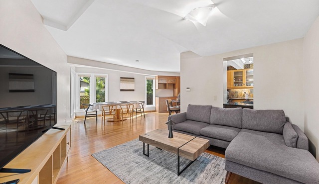 RIVERside Sleeps 10. minutes to Downtown!