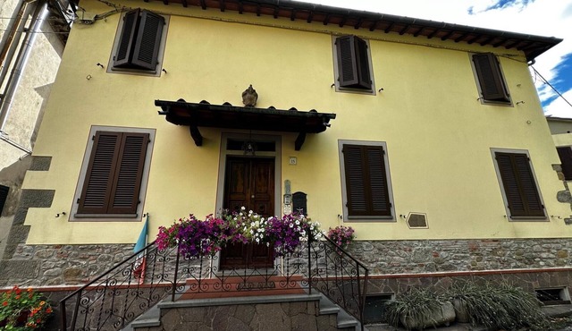 Room Pinocchio-B&B in Collodi me and mom-100m from Pinocchio Park and Garden