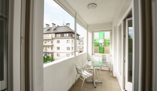 Salzburg: Apartment RIVERSIDE 3 for 1 - 12 people